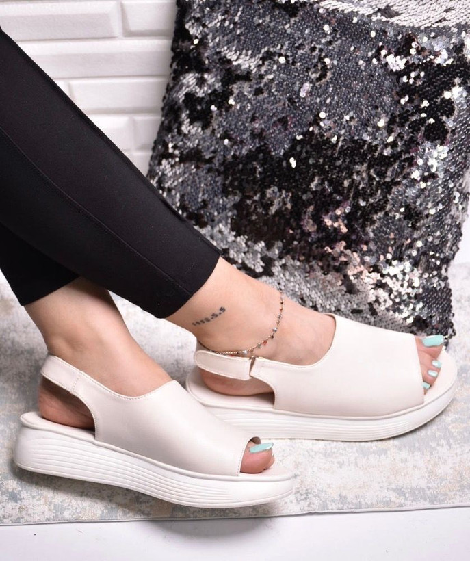 صندل زنانه ساناز